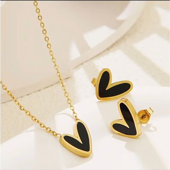 18K Gold Plated Black Heart Necklace & Earring Set - Picture 1 of 8
